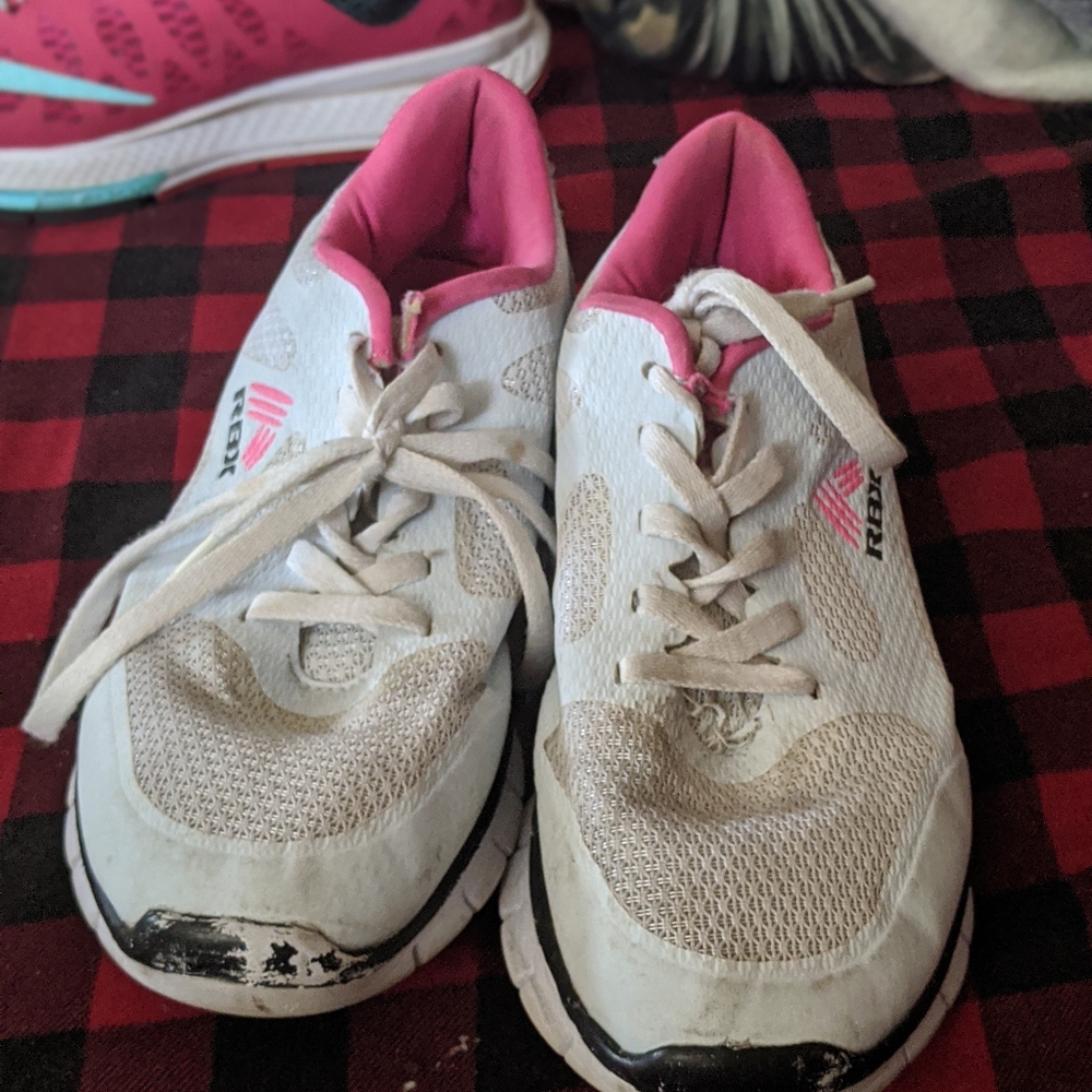 White Rbx shoes - Picture 3 of 5